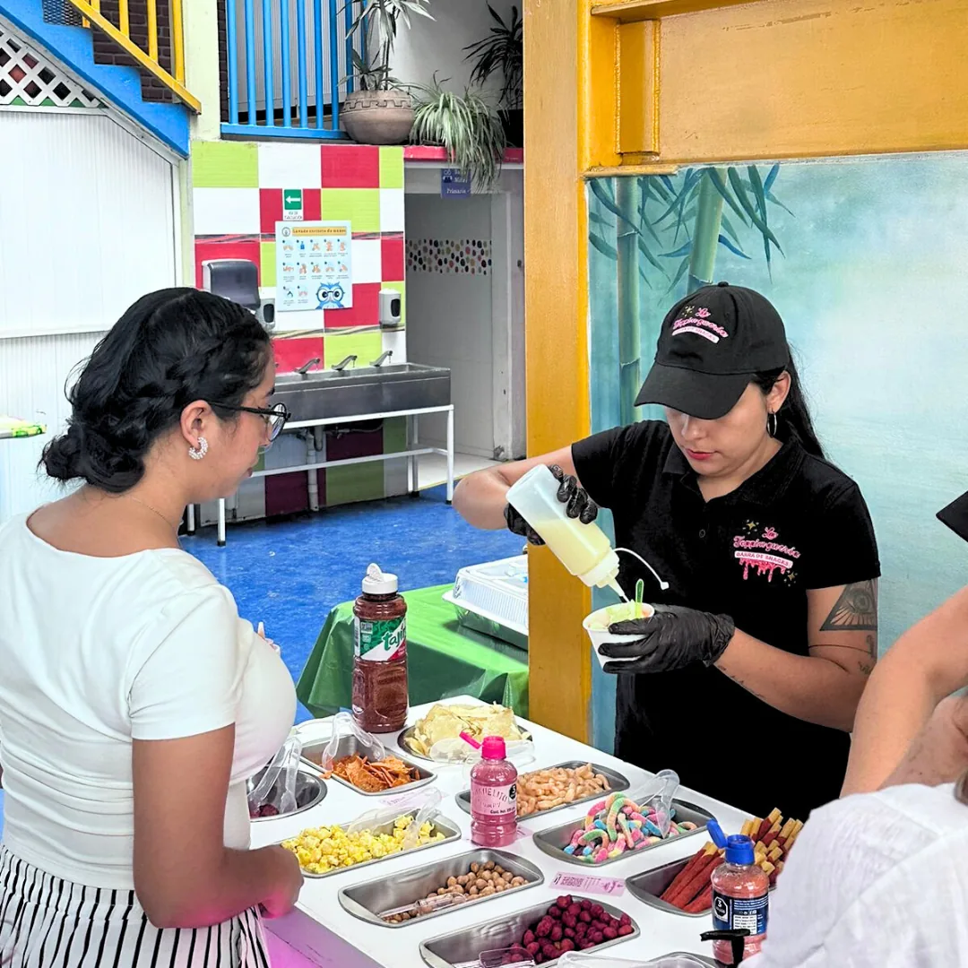 Servicio personalizado de snacks en vaso